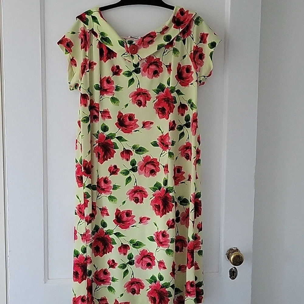 Anne Elisabeth Dress Size 36/L, NWT - Picture 4 of 6